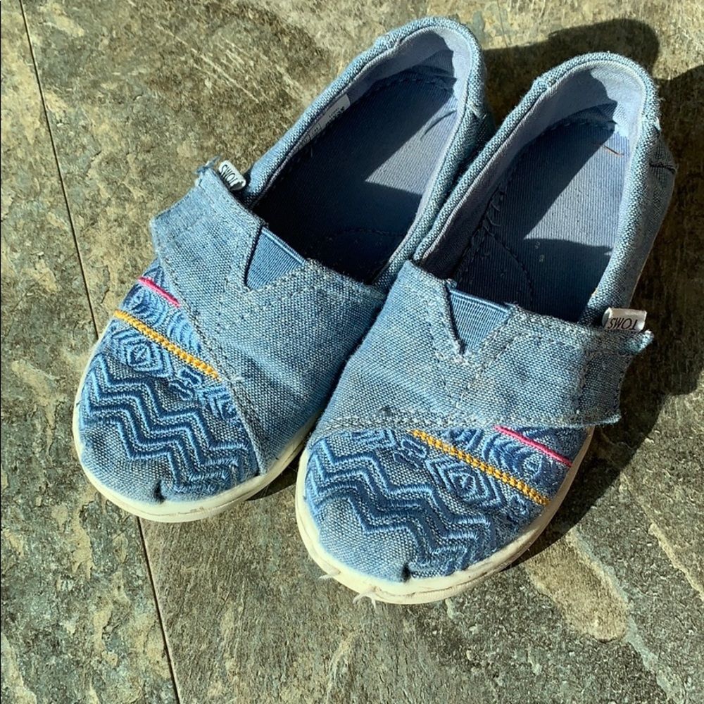 Toddler Toms. 9